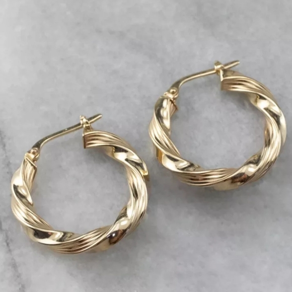 🎀14k Twist Hoop Earrings - Picture 3 of 5